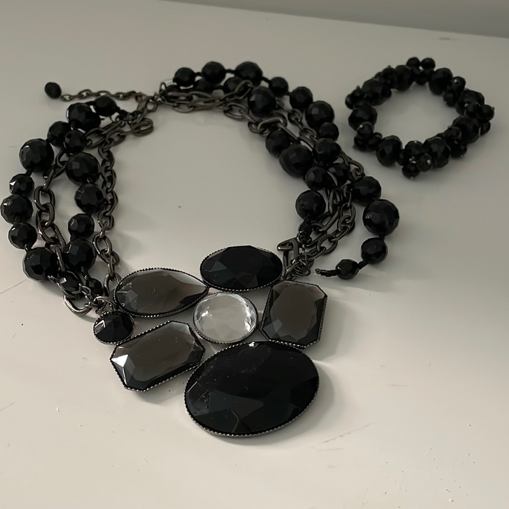 VINTAGE STATEMENT NECKLACE WITH BLACK BEADS AND MATCHING BRACELET